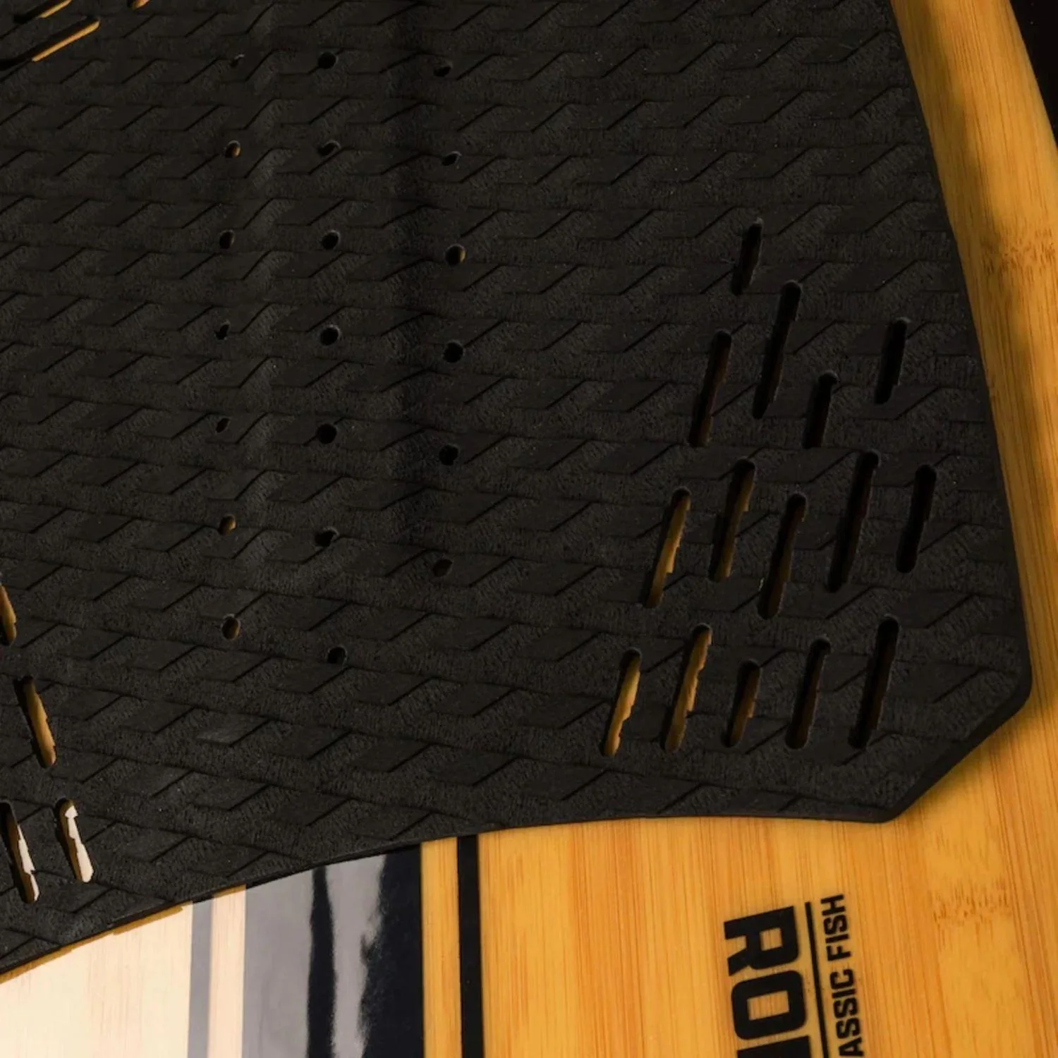 Ronix Fish Koal Classic Wakesurf Board 2026 - Image 6